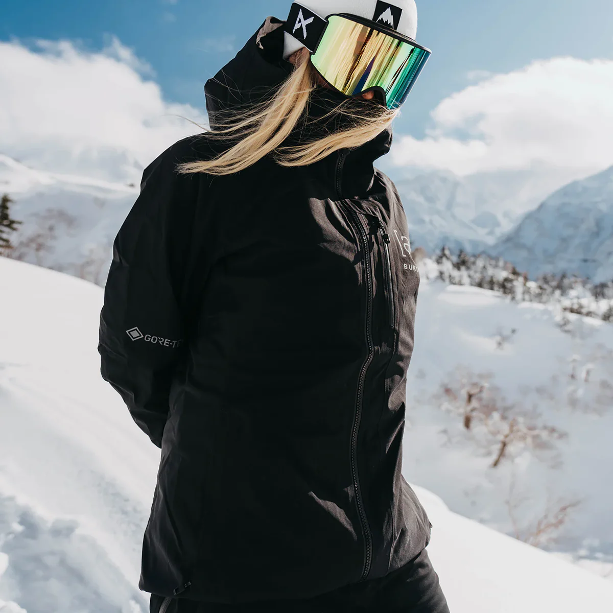 Women's AK Gore-Tex Upshift Jacket - Onhollan