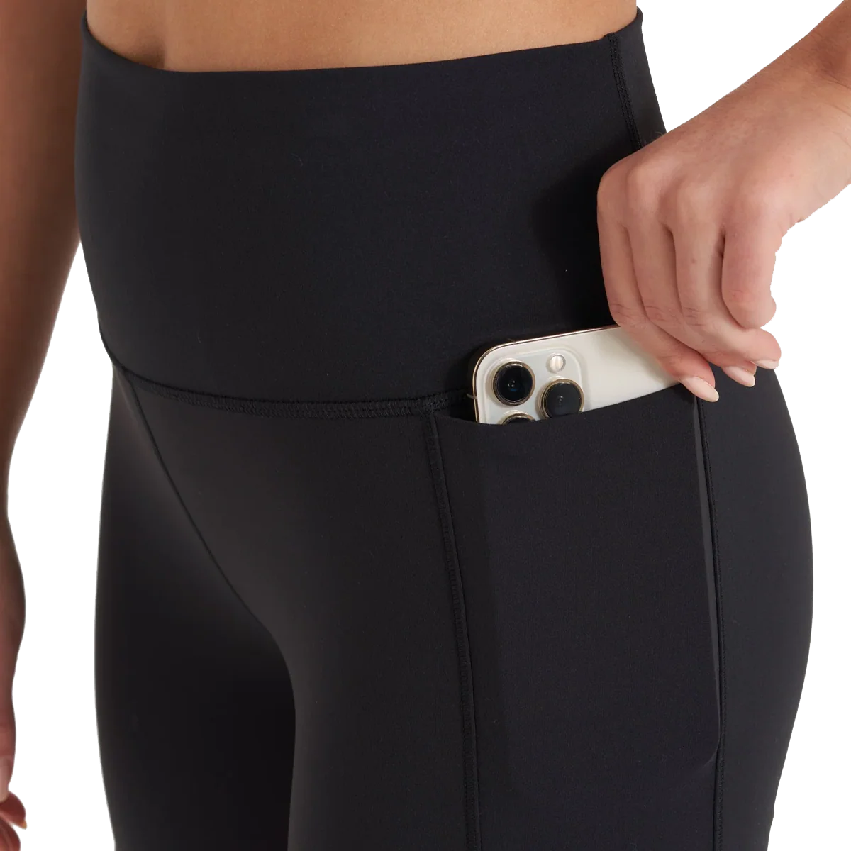 Women's Studio Pocket Short - Onhollan