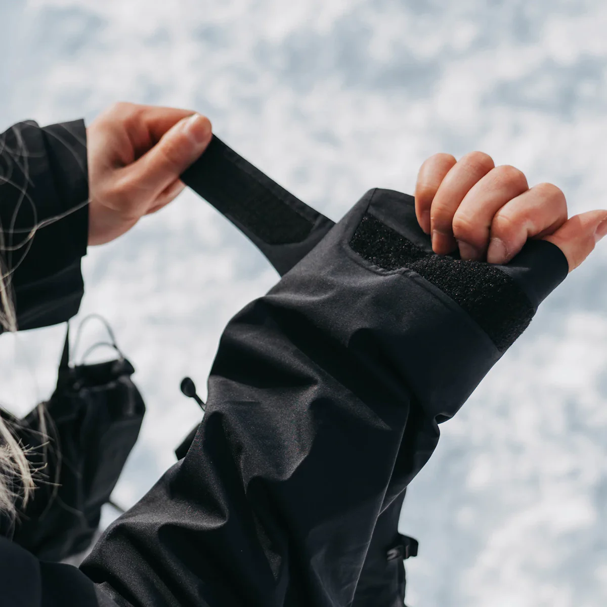 Women's AK Gore-Tex Upshift Jacket - Onhollan