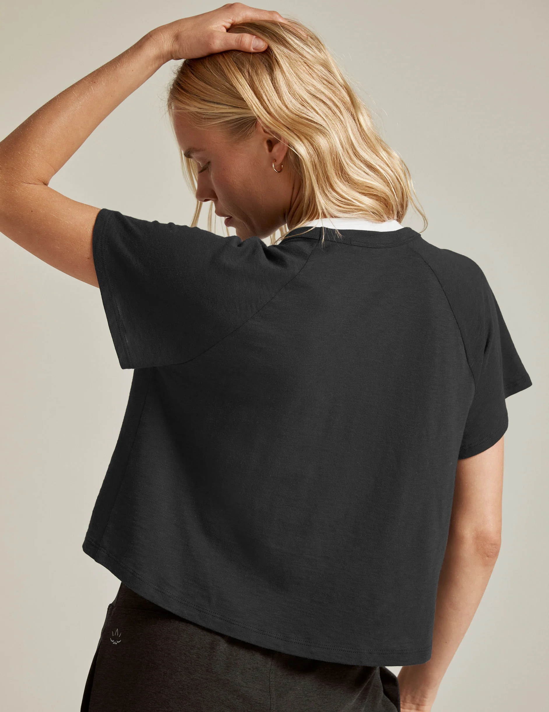 Signature High Low Cropped Tee - Onhollan