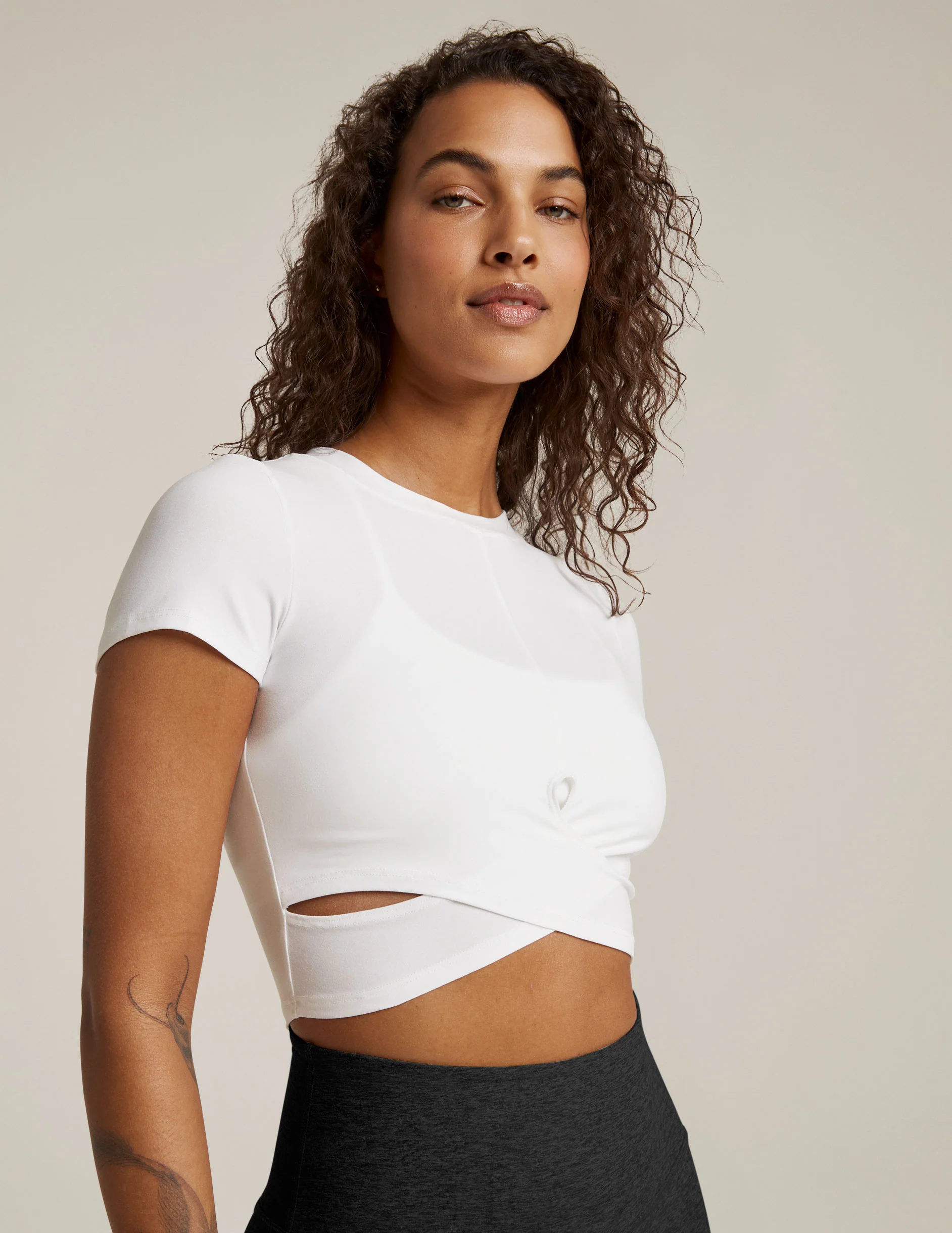 Featherweight Under Over Cropped Tee - Onhollan