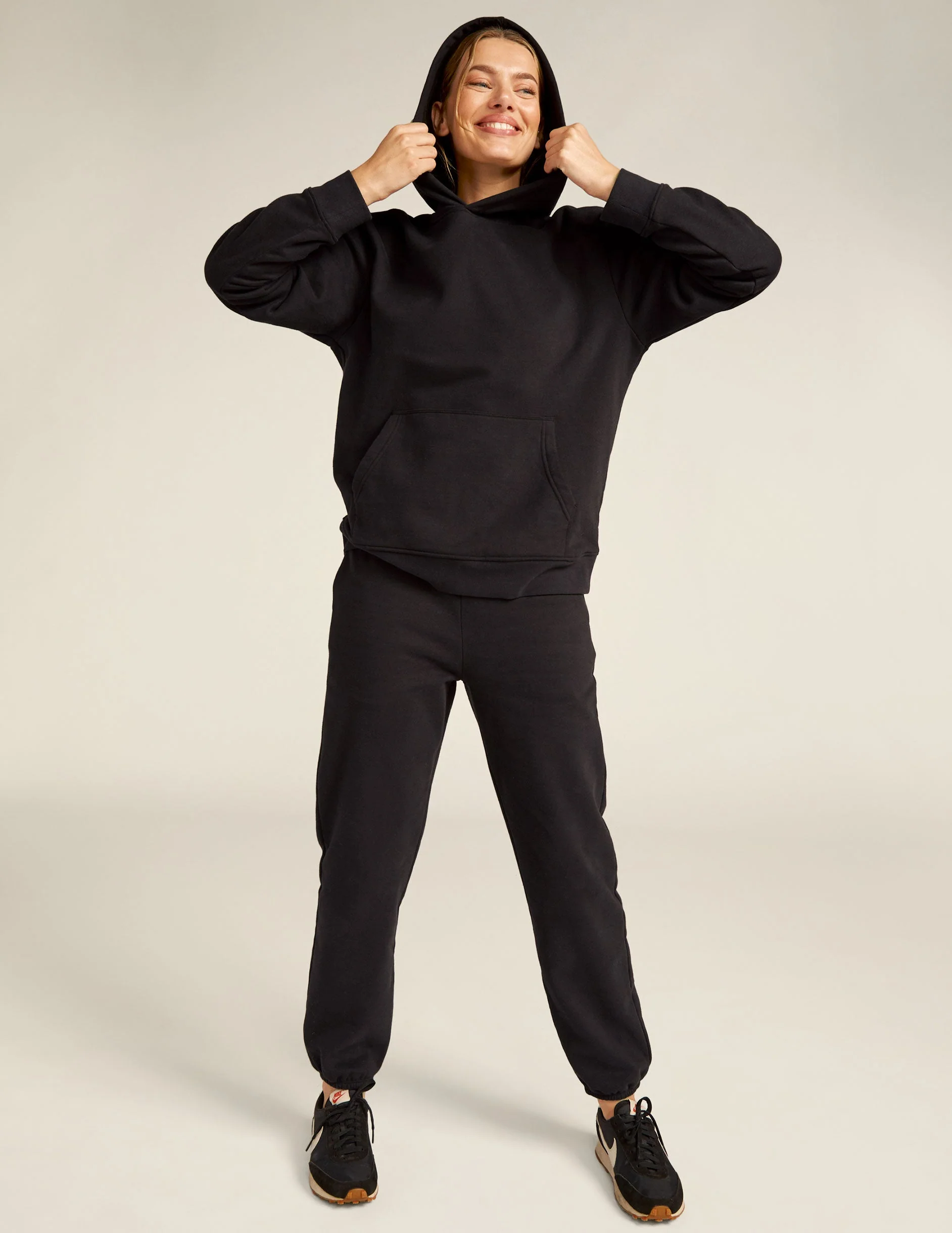 Every Body Hoodie - Onhollan