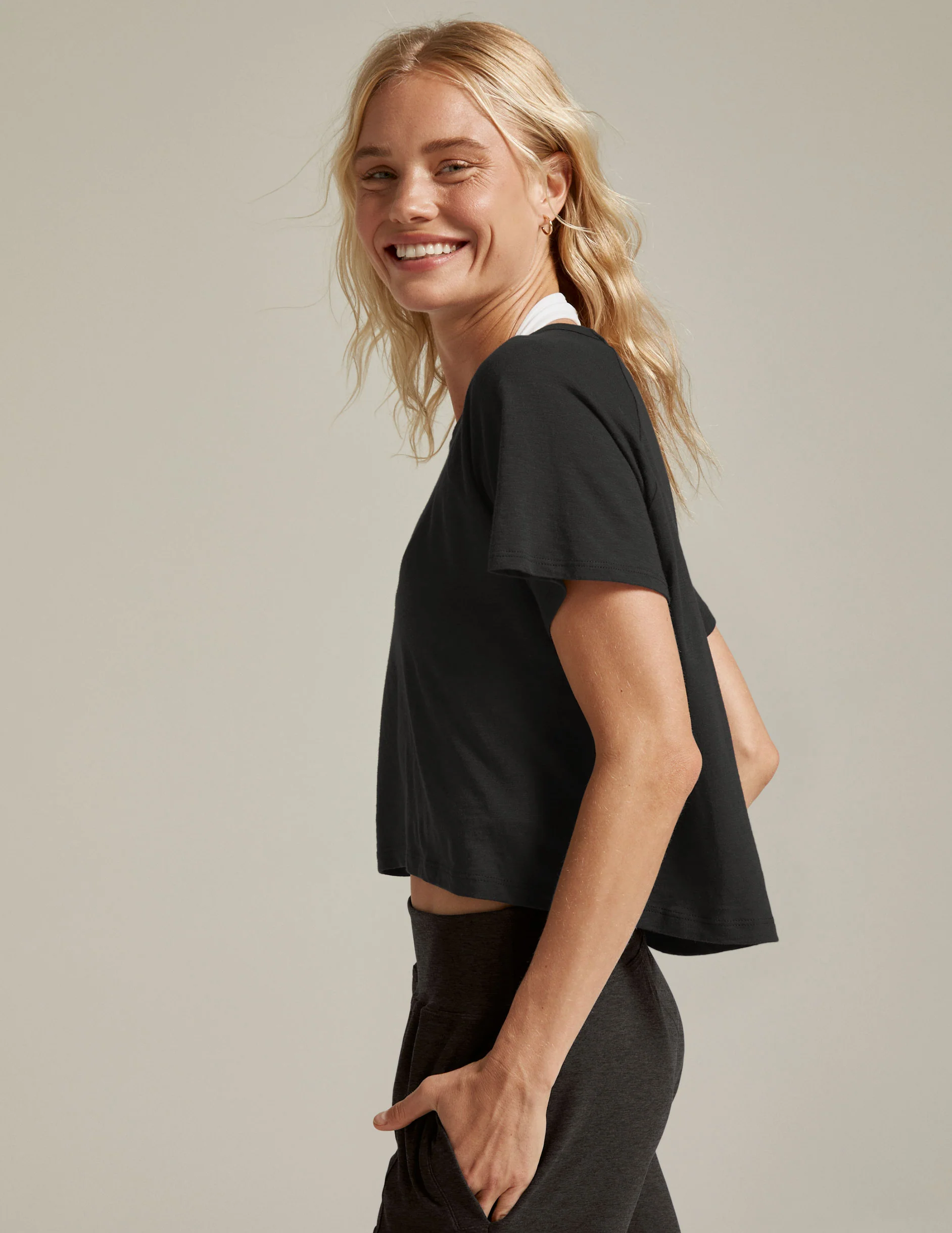 Signature High Low Cropped Tee - Onhollan